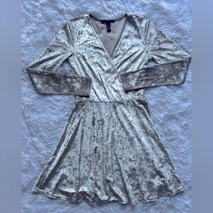 Forever 21 Velvet Wrap Dress – Size M